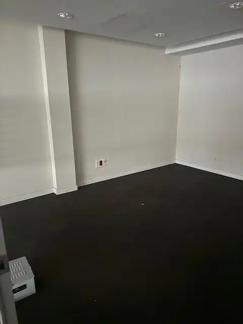 Commercial properties for rent in Calle Nuestra Señora de la Almudena, Vírgenes