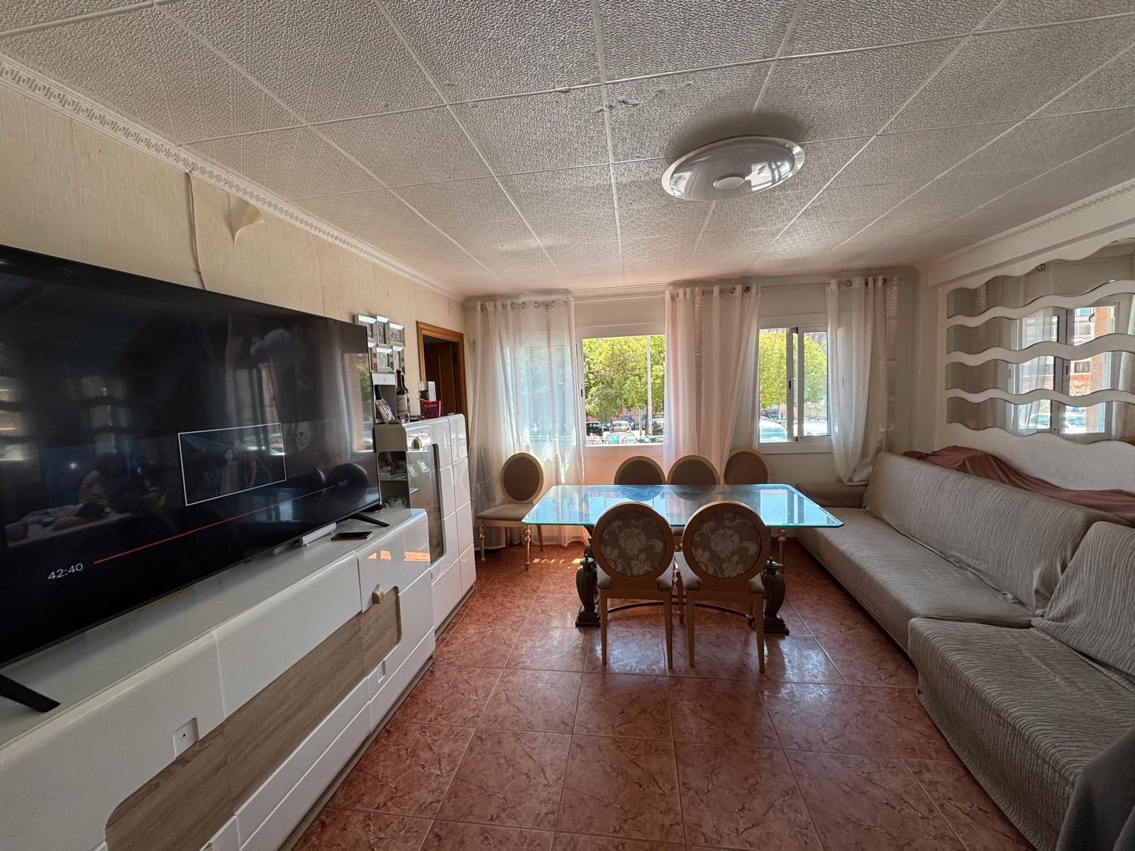 Sala d'estar de Pis en venda en Badalona amb Aire condicionat, Moblat i Forn