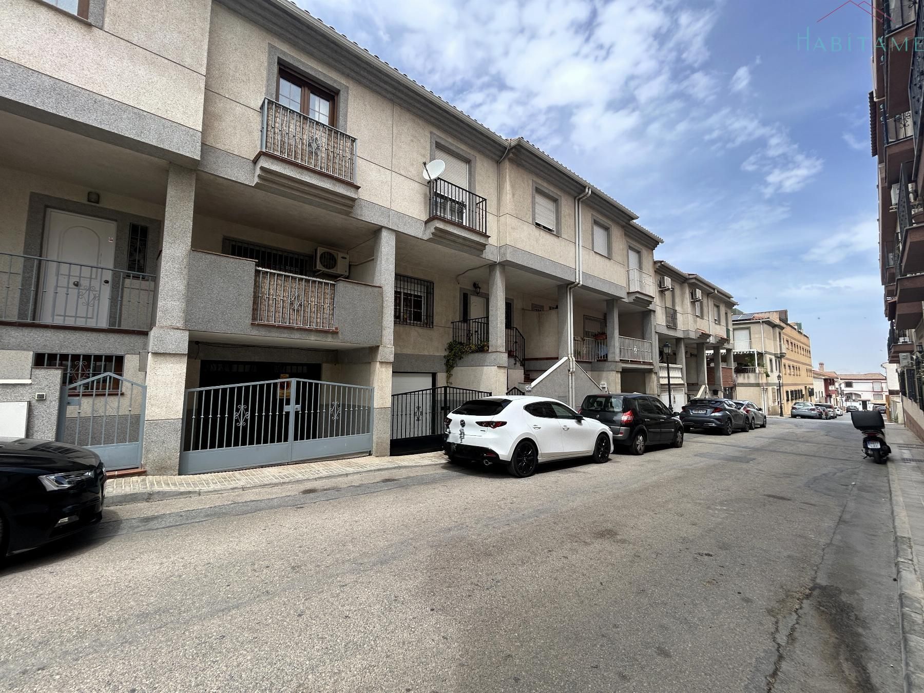 Exterior view of Single-family semi-detached for sale in Las Gabias  with Air Conditioner and Terrace