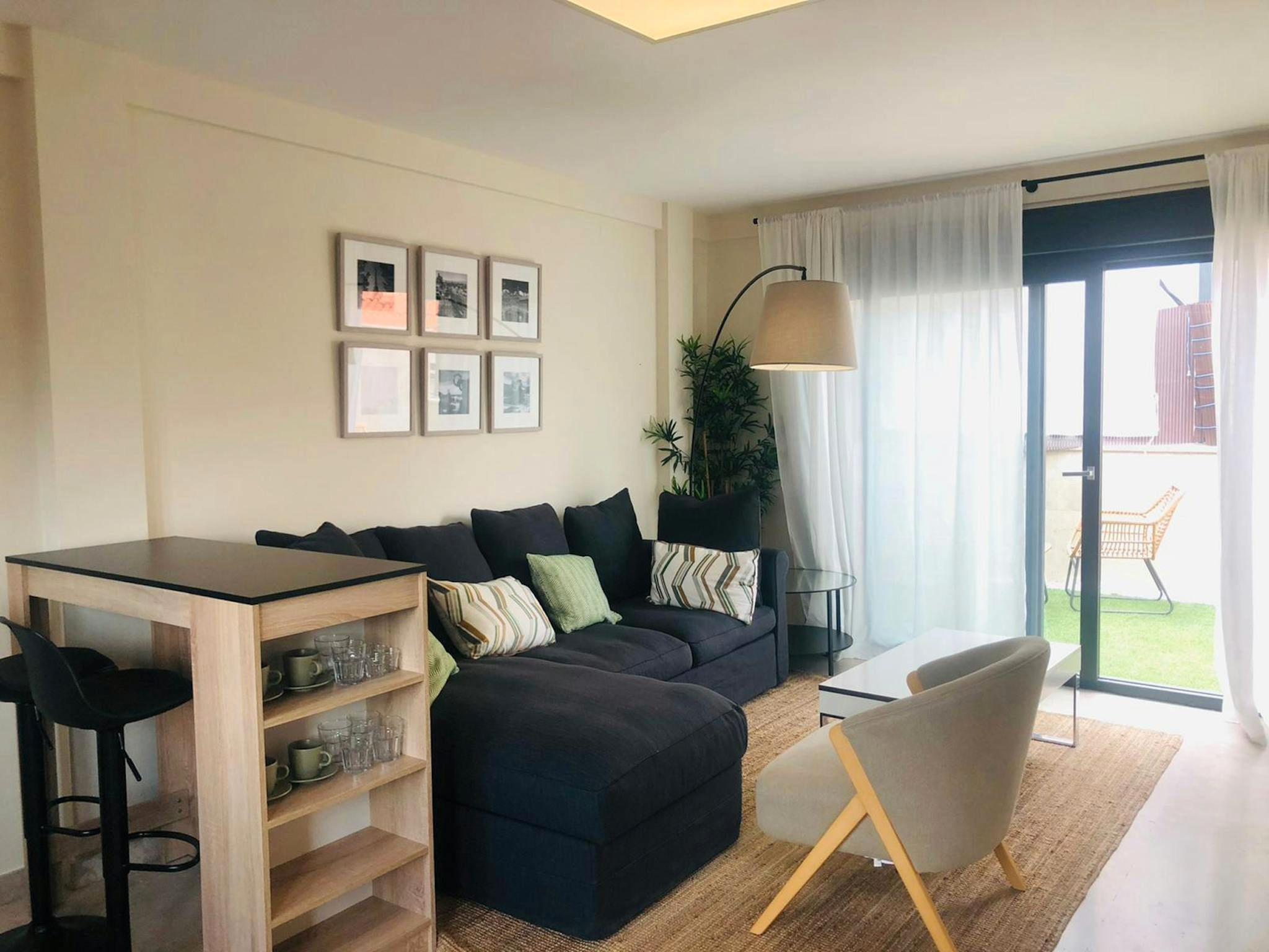 Living room of Flat for rent in  Madrid Capital  with Air Conditioner, Heating and Furnished