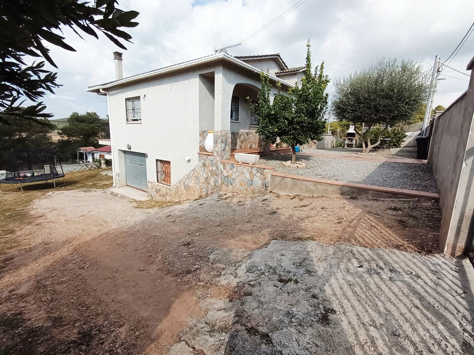 Vista exterior de Casa o xalet en venda en Mediona amb Calefacció, Jardí privat i Terrassa