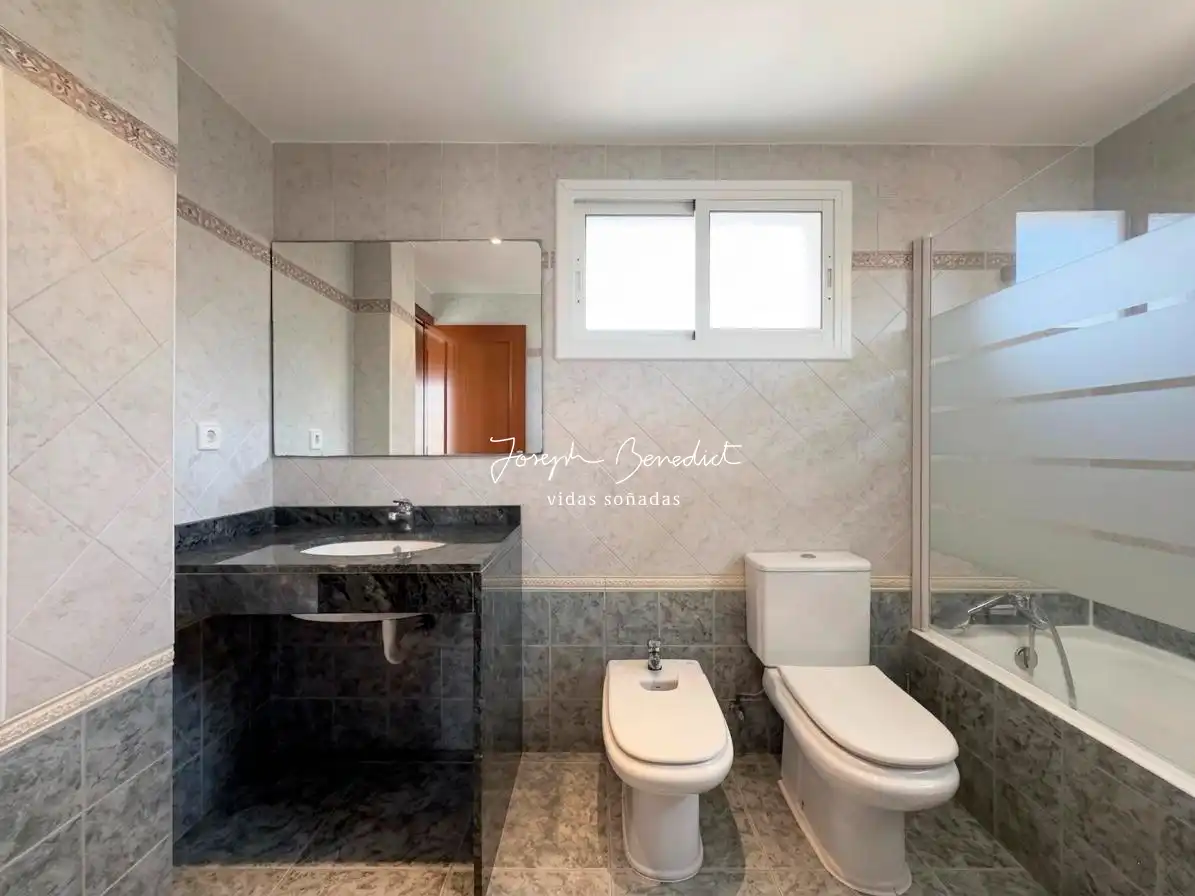 Baño de Casa o chalet en venta en Castelldefels con Aire acondicionado, Calefacción y Jardín privado
