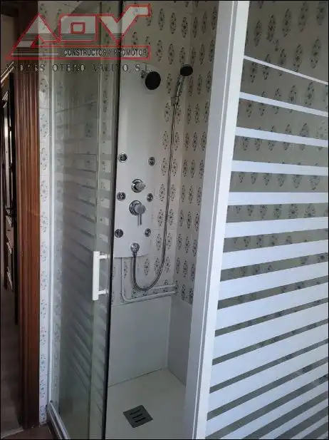 Bathroom of Flat for rent in Ferrol  with Air Conditioner and Heating