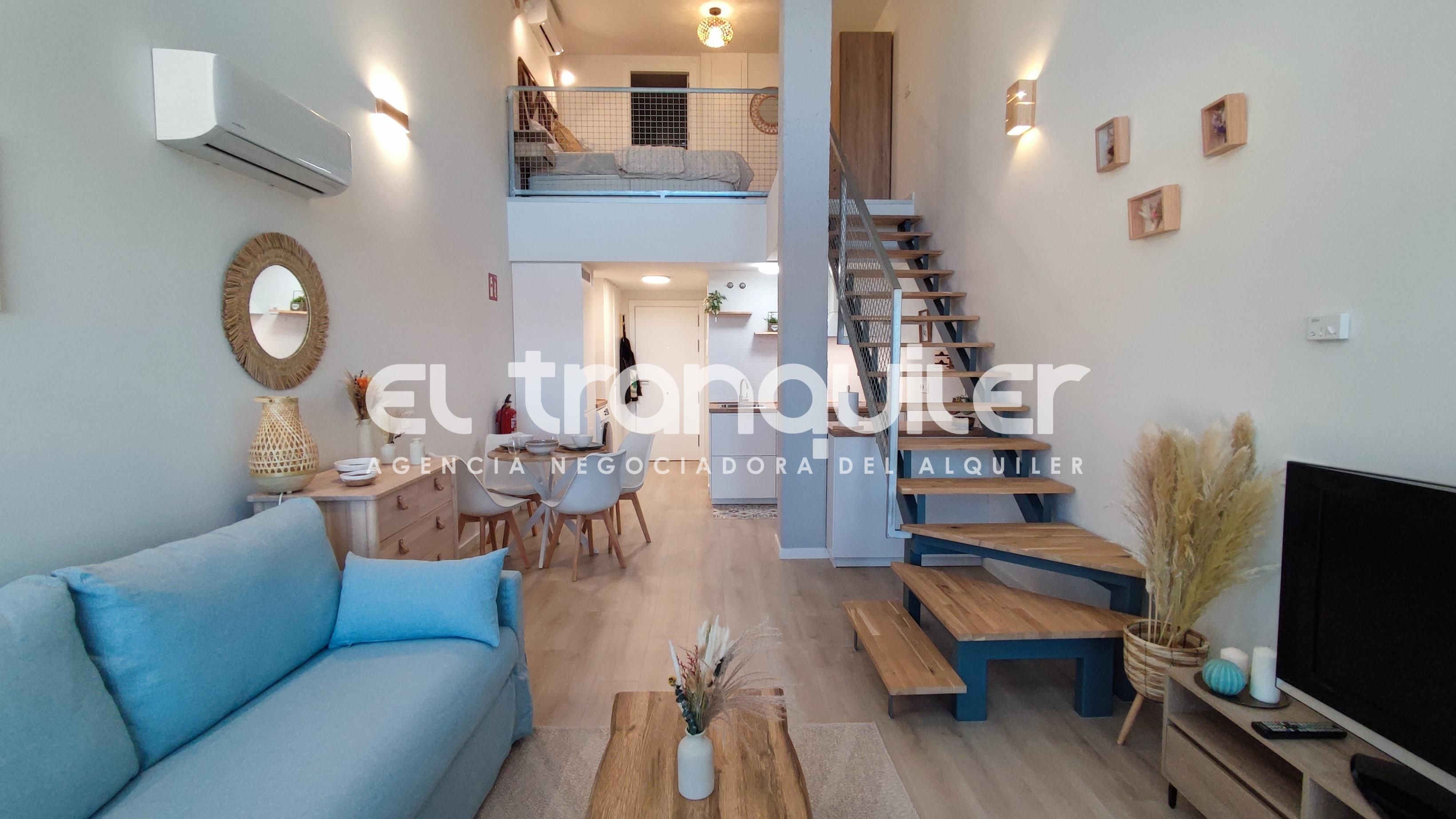 Living room of Duplex to rent in  Madrid Capital  with Air Conditioner, Swimming Pool and Furnished