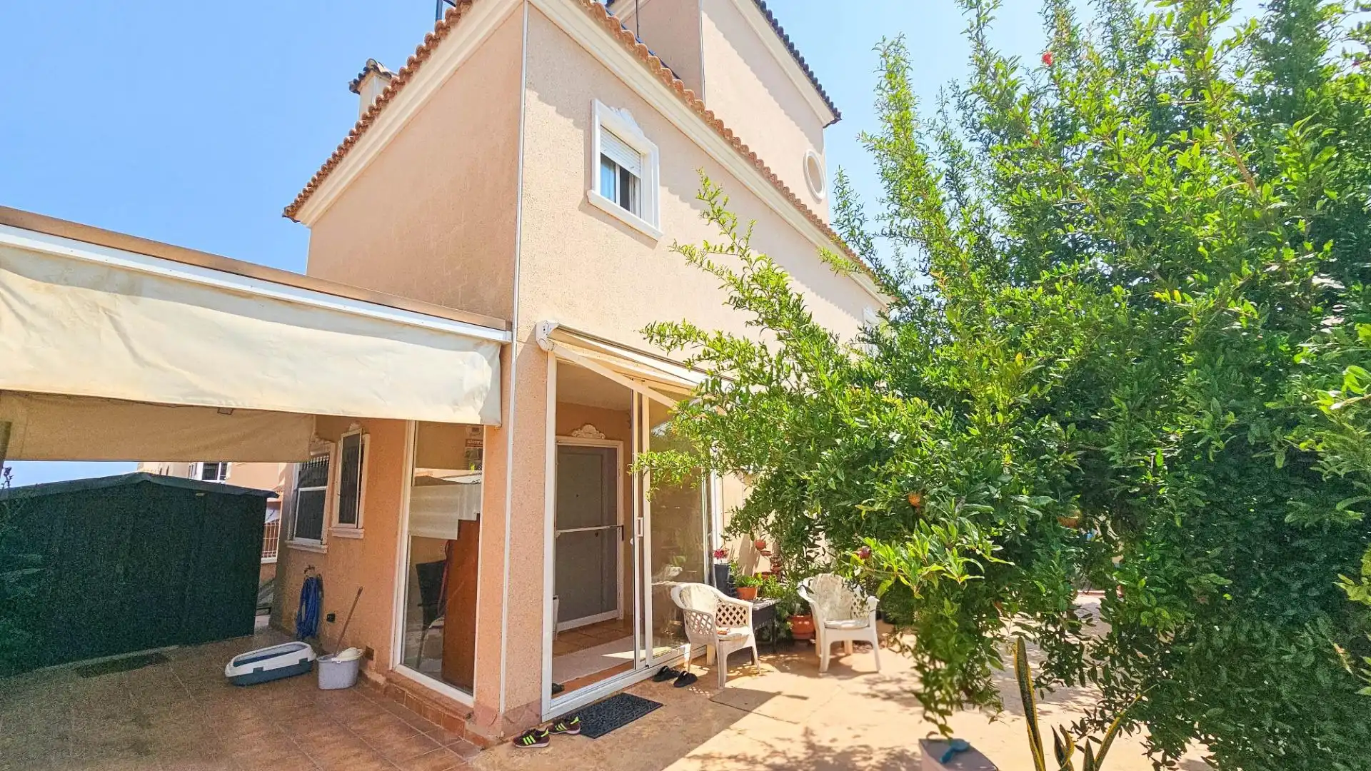 Vista exterior de Casa o chalet en venta en Orihuela con Piscina