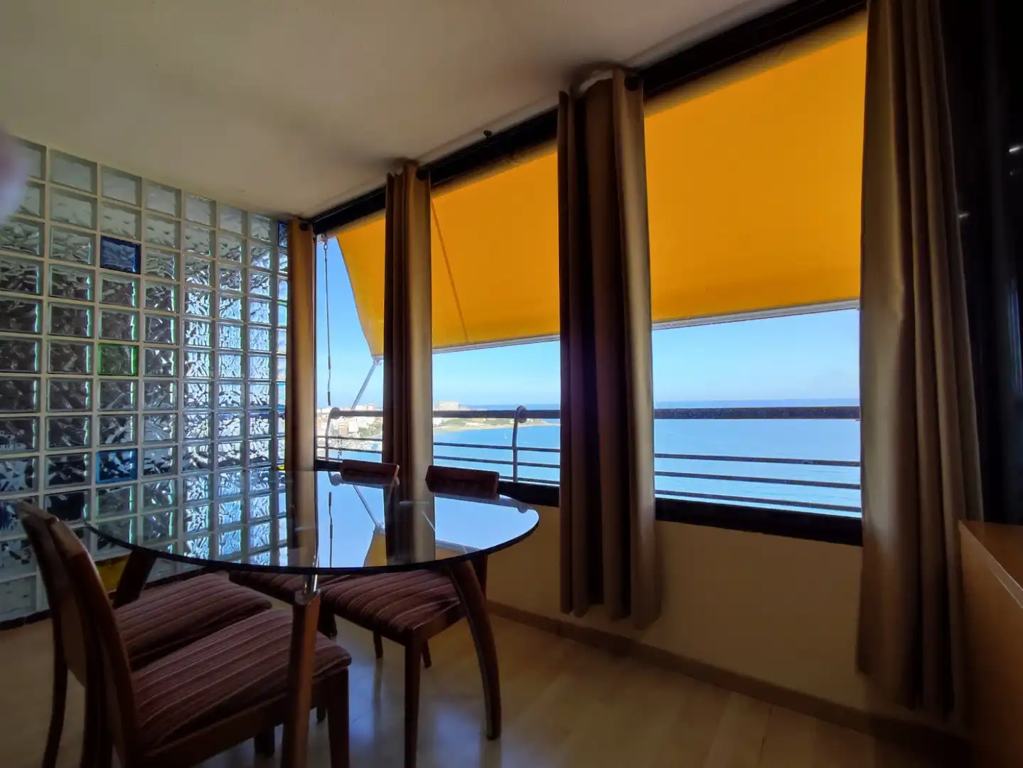 Menjador de Apartament de lloguer en Alicante / Alacant amb Parquet, Moblat i Forn