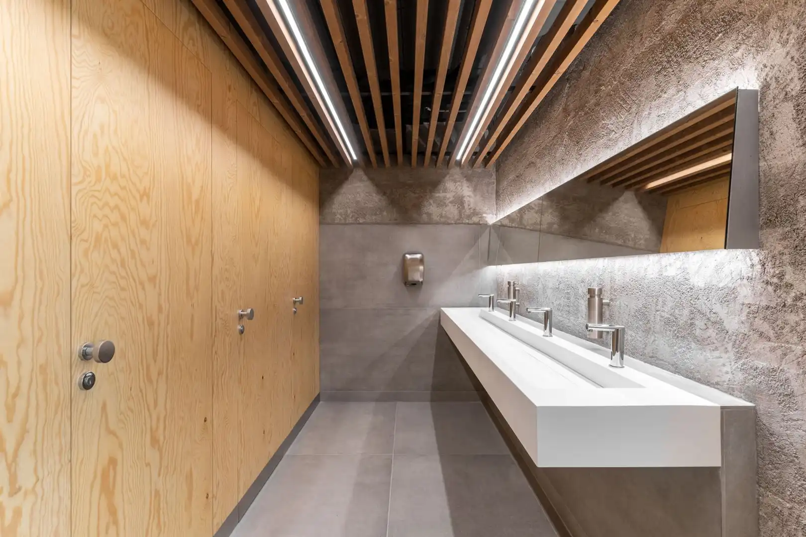 Baño de Oficina de alquiler en Barcelona con Aire acondicionado y Calefacción