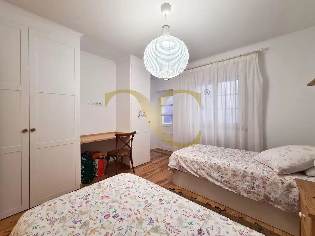 Habitación de Piso en venta en Gijón  con Calefacción, Terraza y Balcón