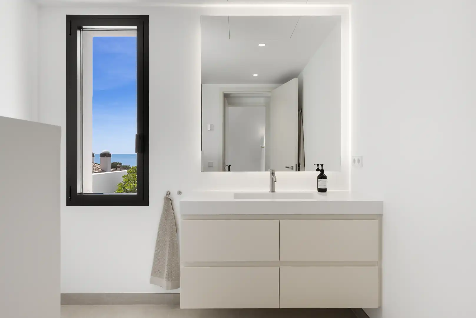 Chalet con piscina en venta en Las Chapas - El Rosario, imagen 50