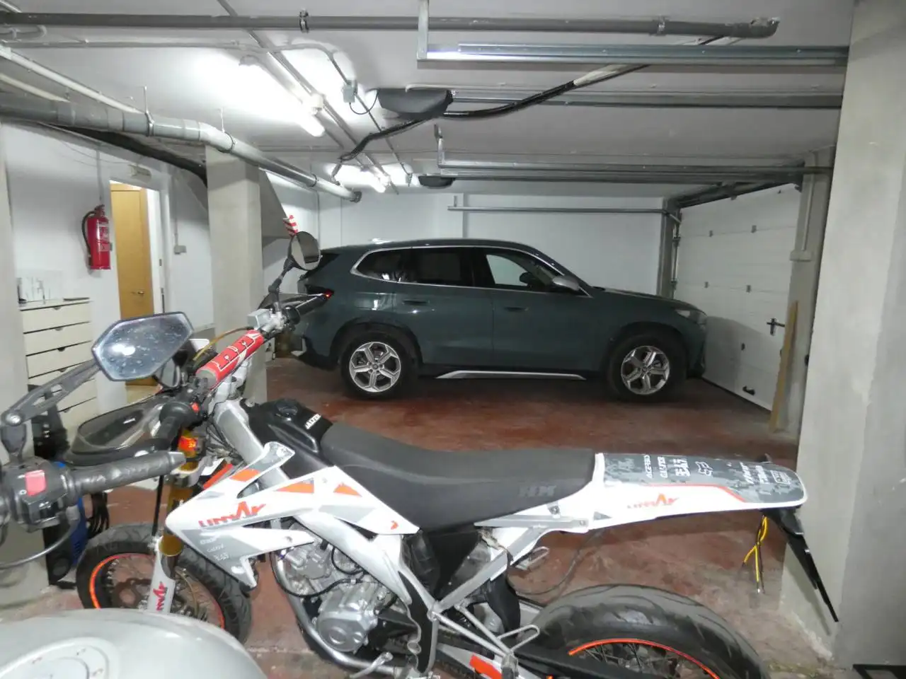 Parkplatz von Einfamilien-Reihenhaus zum Verkauf in Benicarló mit Klimaanlage, Heizung und Privatgarten