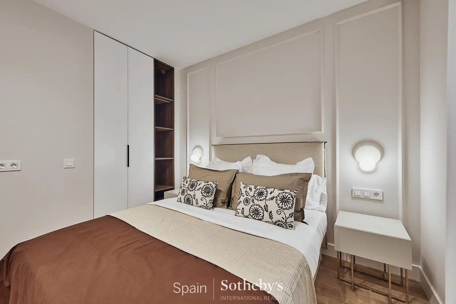 Dormitori de Apartament en venda en Madrid amb Aire condicionat i Calefacció