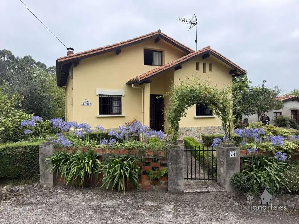 Vista exterior de Casa o chalet en venta en Ribadesella con Jardín privado