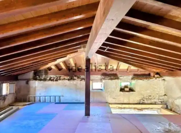 Casa en venta en Valdegovia / Gaubea