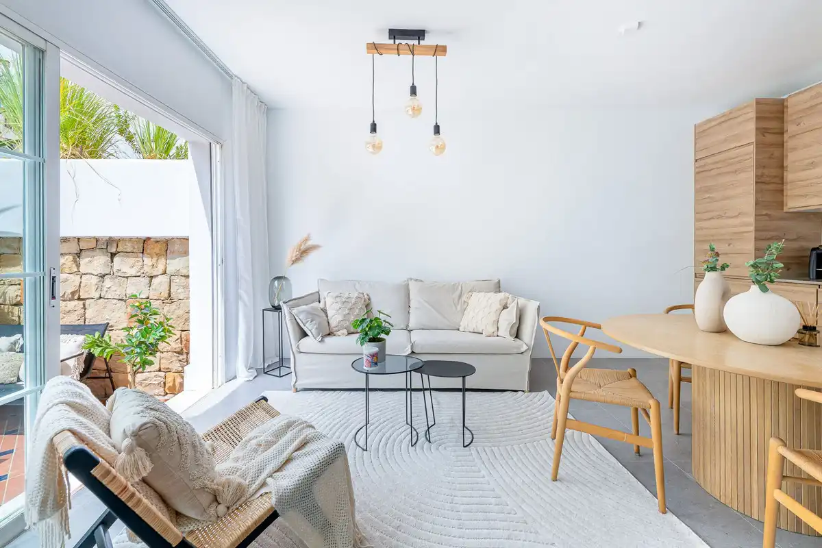 Living room of Flat for rent in Marbella  with Air Conditioner, Heating and Terrace