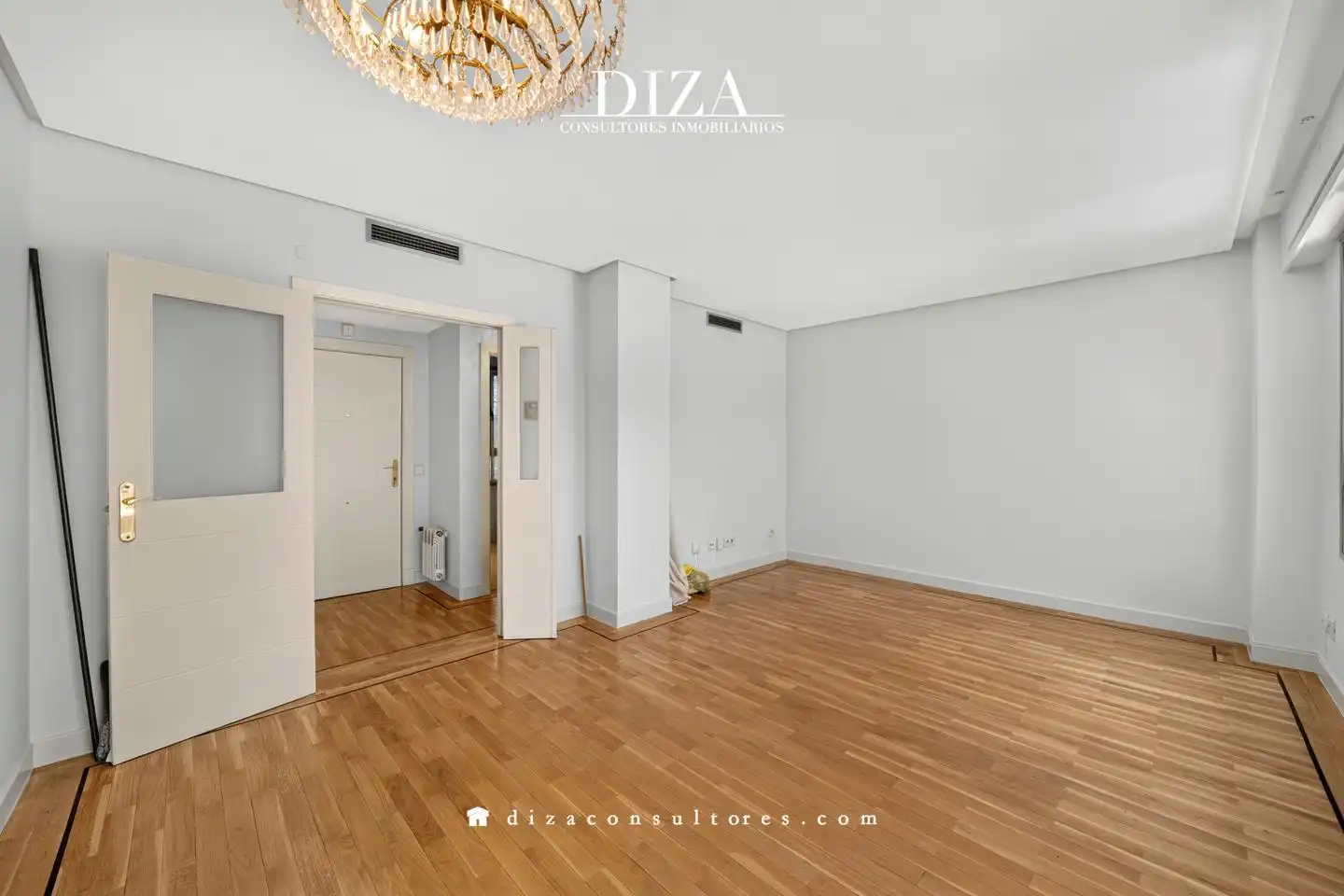Living room of Flat for rent in Madrid  with Air Conditioner, Heating and Terrace