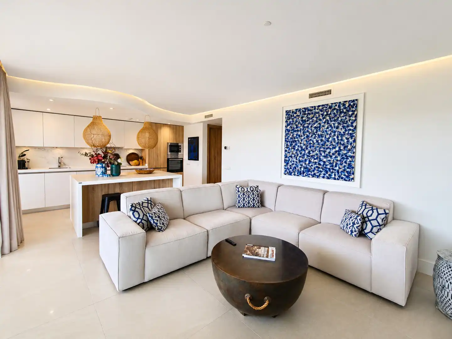 Sala de estar de Piso en venta en Sotogrande con Aire acondicionado, Calefacción y Terraza