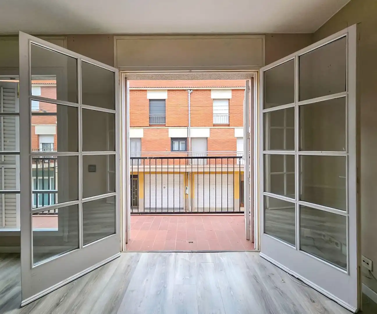 Adosado con terraza en venta en Carrer Viladomat, imagen 6