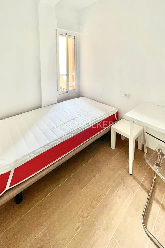 Habitación de Piso en venta en Valencia con Calefacción y Balcón