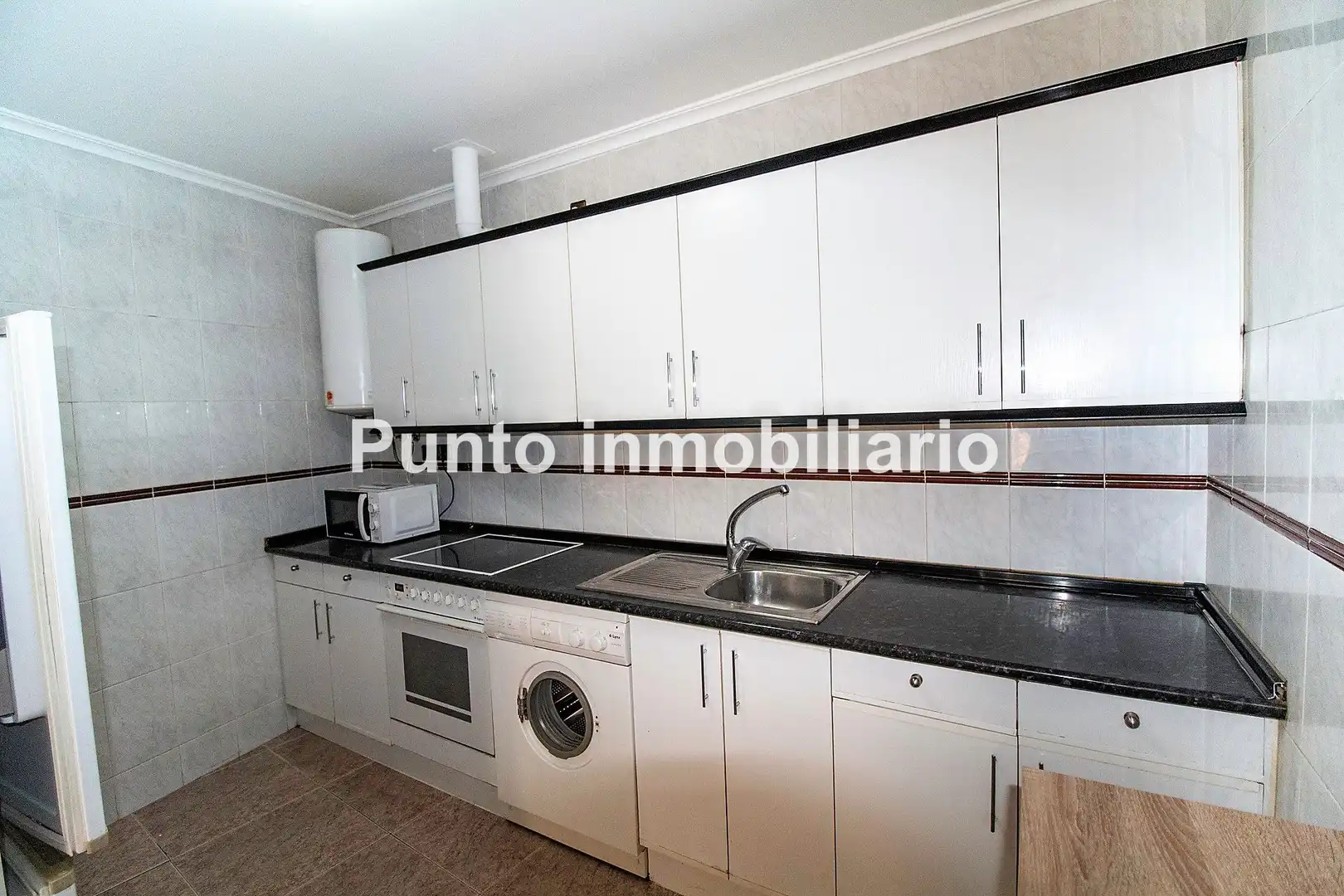 Flat with terrace to rent in Calle de Teresa Gil, imagen 11