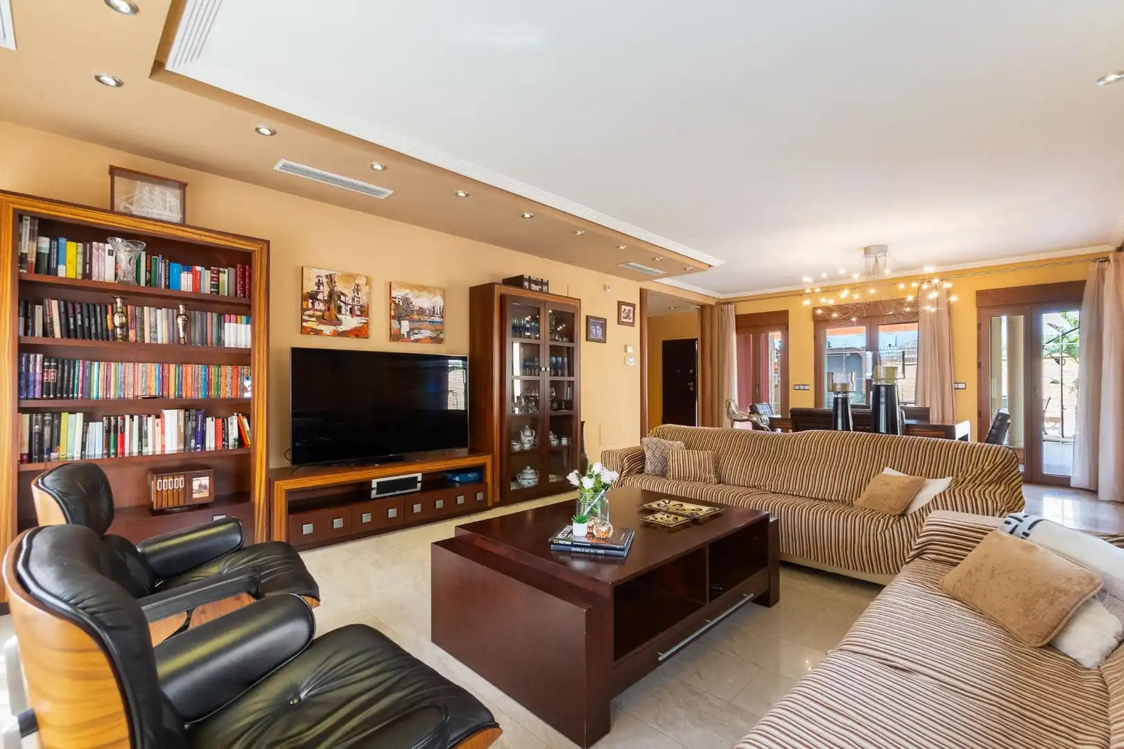 Sala de estar de Casa o chalet en venta en Orihuela con Aire acondicionado, Jardín privado y Terraza