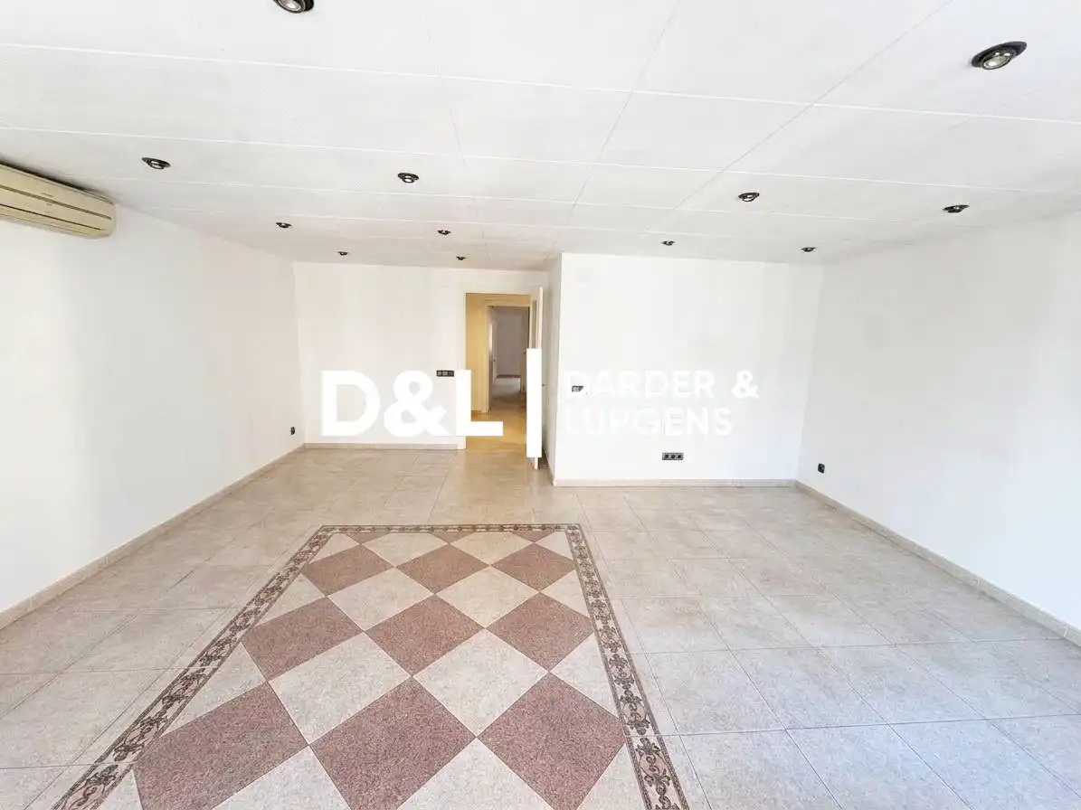 Appartamento con terrazza in vendita a Barri del Mar