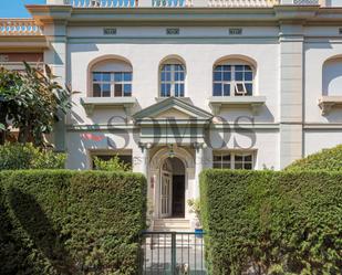 Exterior view of Single-family semi-detached to rent in  Barcelona Capital  with Air Conditioner and Terrace