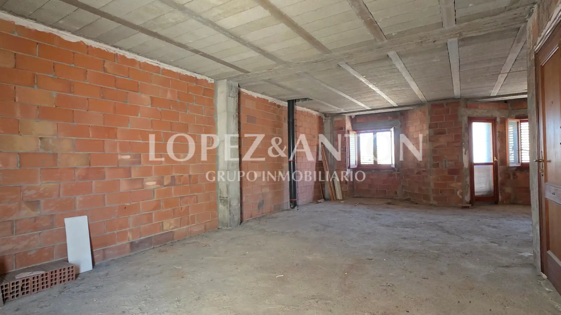 Wohnung zum Verkauf in L'Eliana mit Terrasse und Balkon