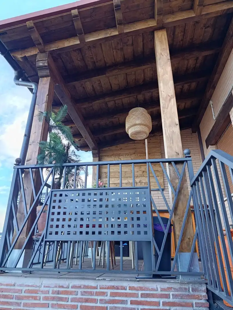 Terraza de Casa adosada en venta en Valverde de la Virgen con Jardín privado, Terraza y Balcón