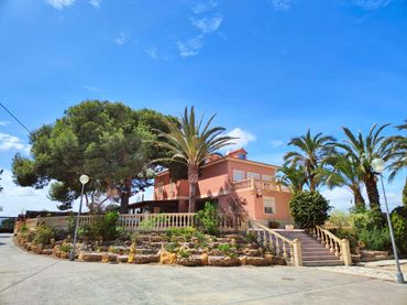 Chalet con piscina en venta en Centro