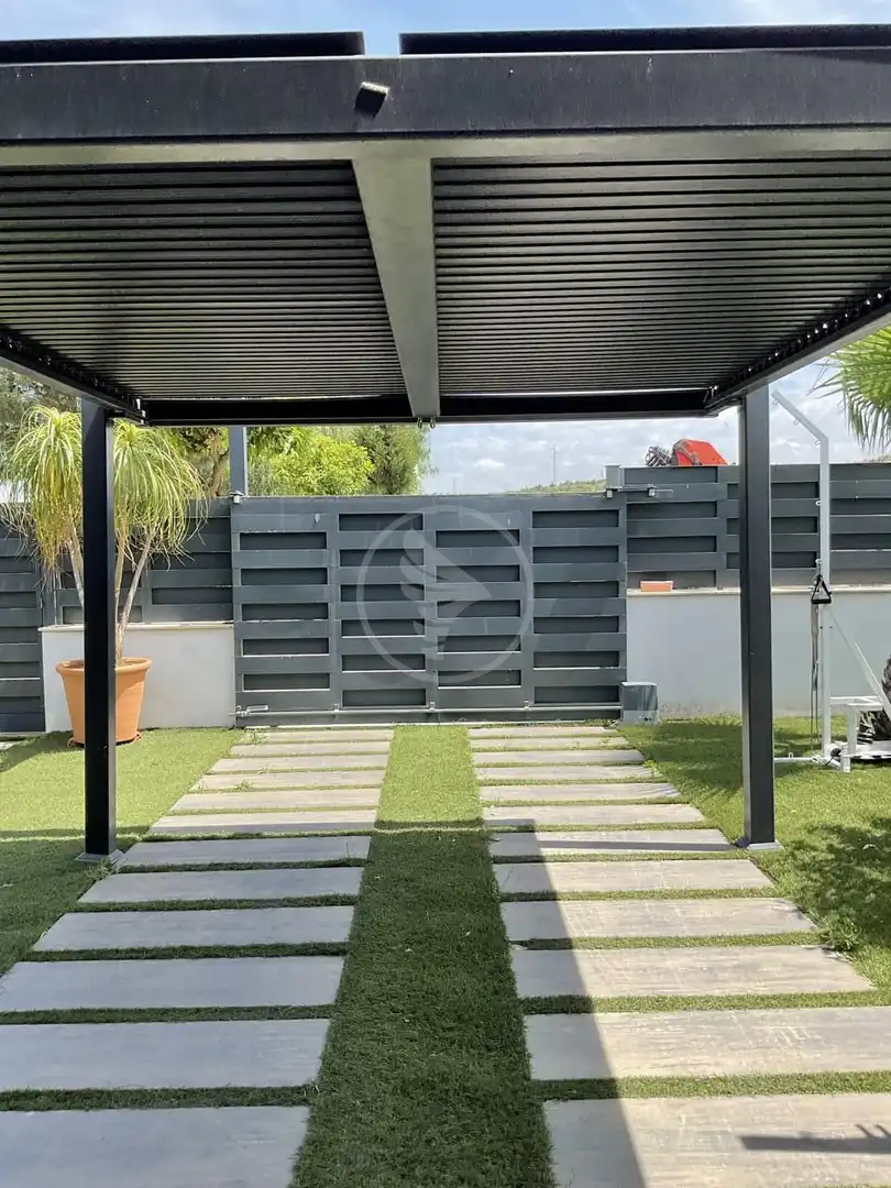 Jardí de Casa o xalet en venda en Linares amb Aire condicionat