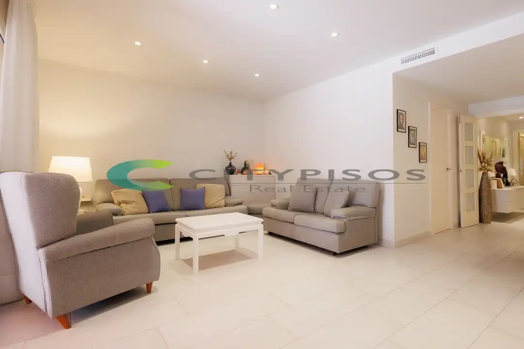Living room of Flat for sale in Sitges  with Air Conditioner, Heating and Terrace