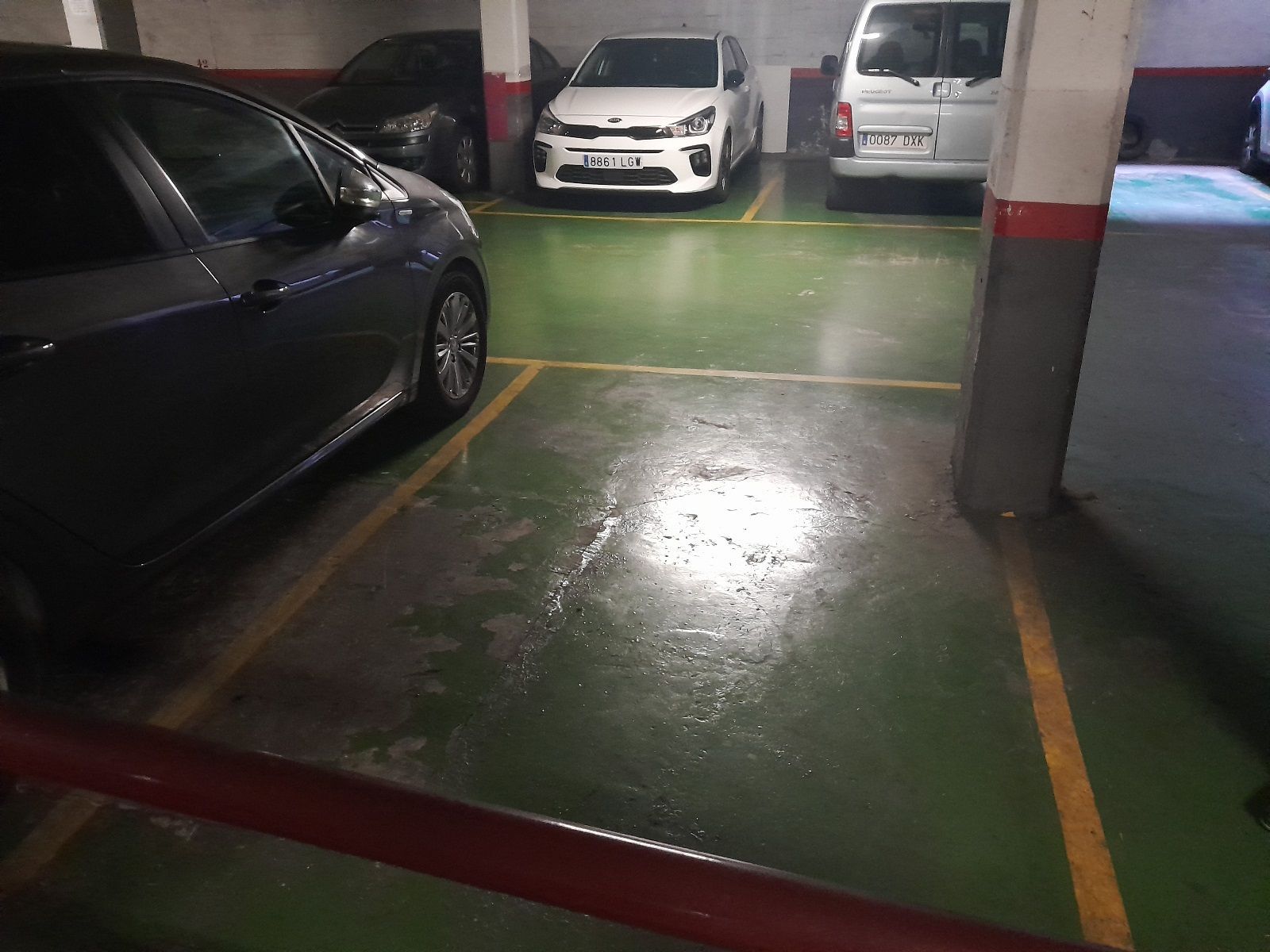 Garatge en venda a Bonsoms, 30, Sants-Badal