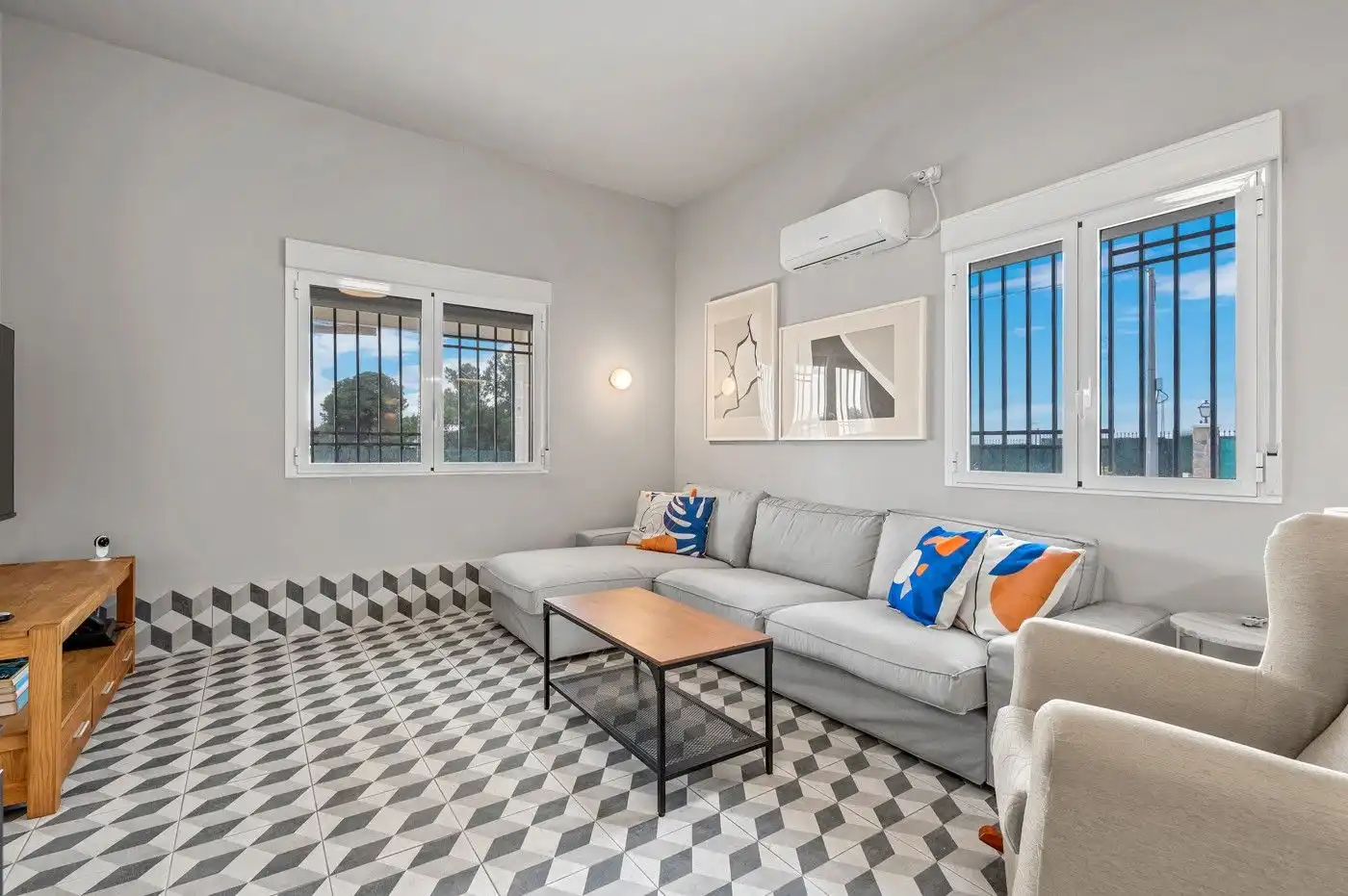 Sala d'estar de Casa o xalet en venda en Elche / Elx amb Jardí privat, Terrassa i Piscina