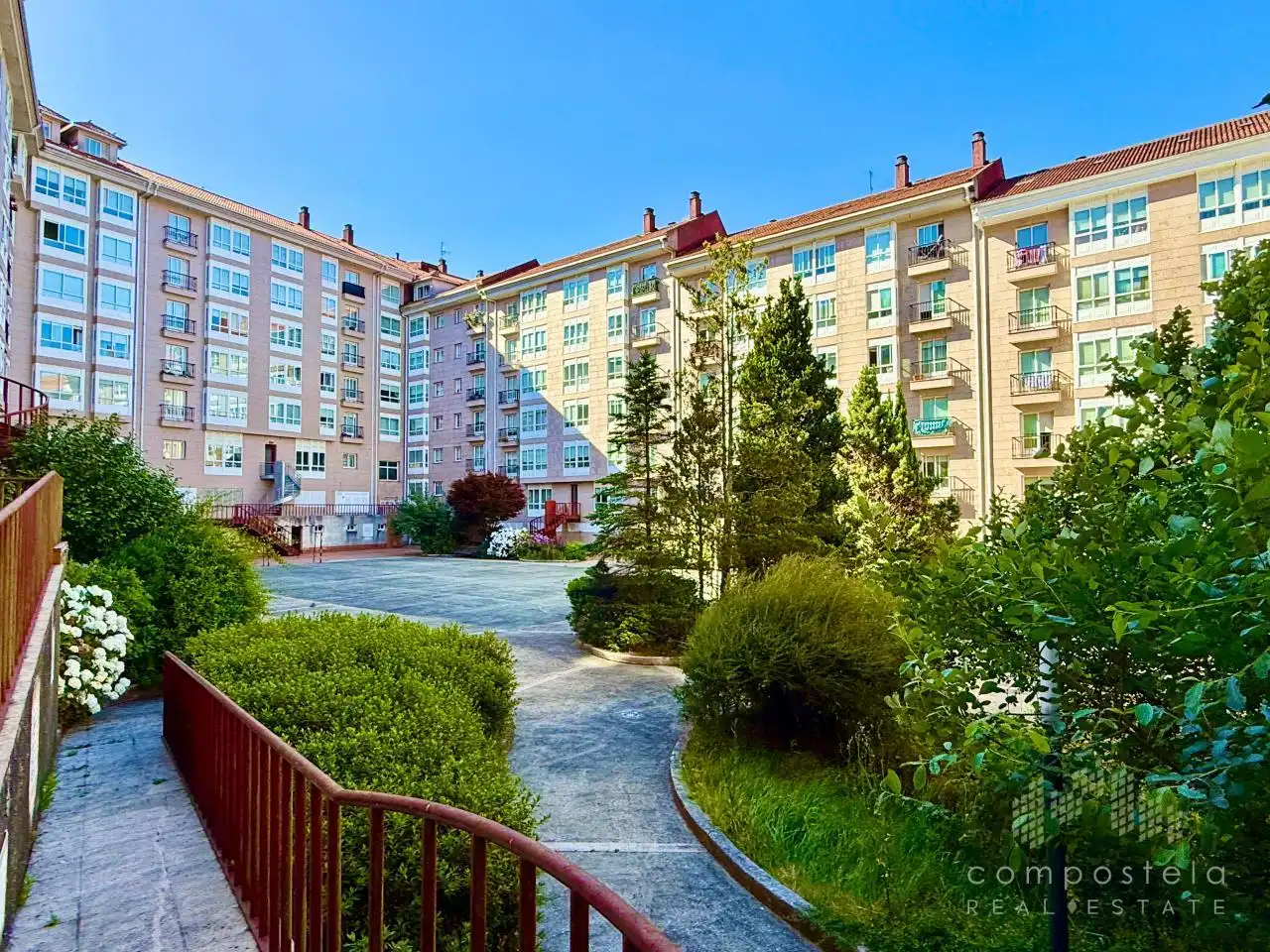 Vista exterior de Piso en venta en Ames con Calefacción, Parquet y Terraza