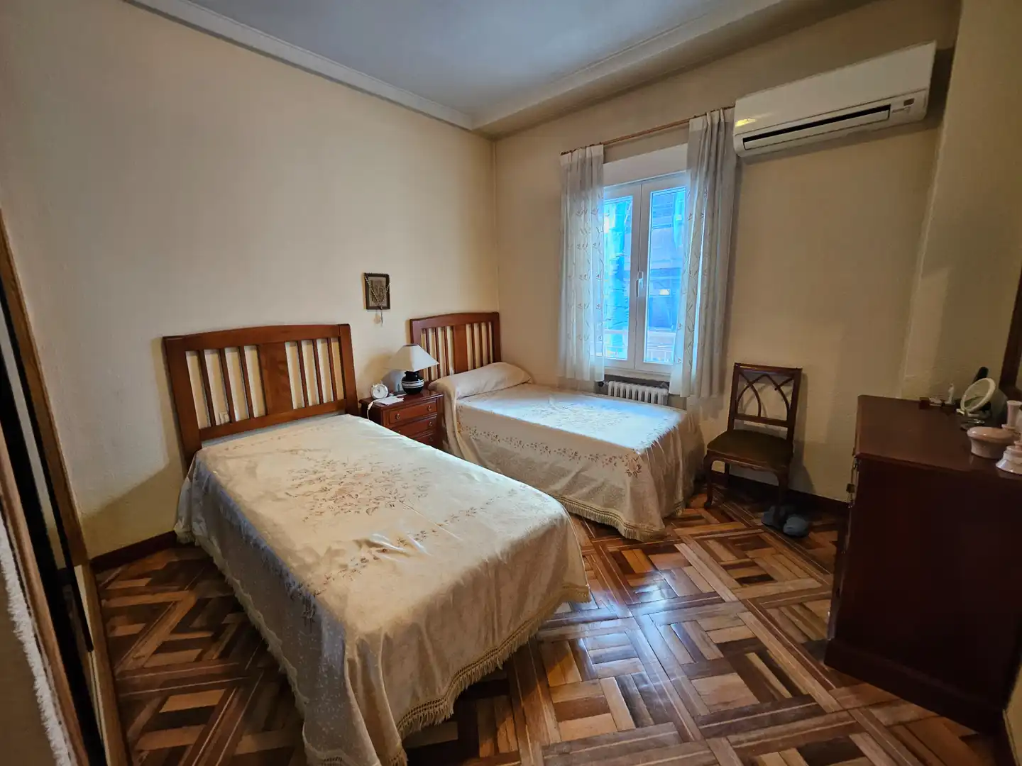 Bedroom of Flat for rent in Madrid  with Air Conditioner, Heating and Furnished