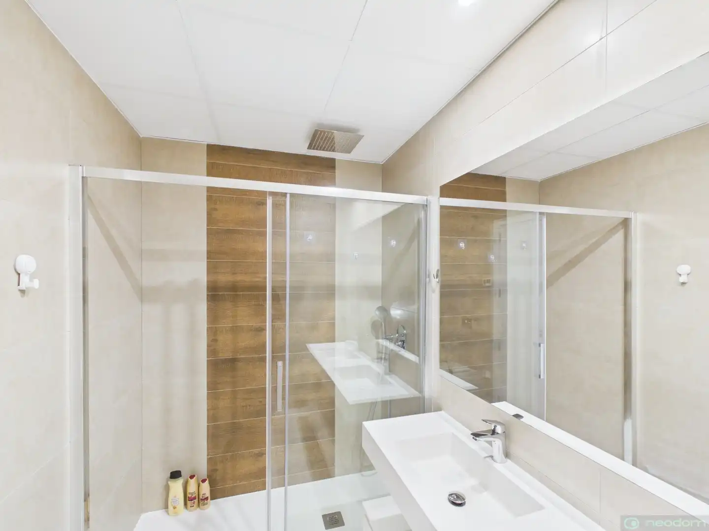 Badezimmer von Wohnung zur Miete in Benidorm mit Klimaanlage, Heizung und Terrasse