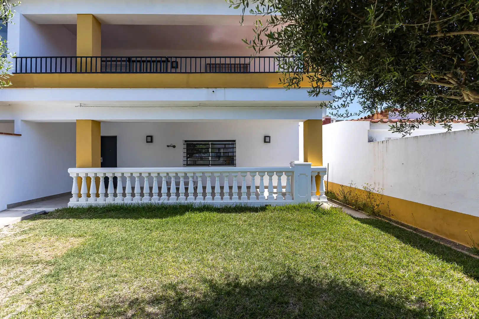 Vista exterior de Casa adosada en venda en Cubelles amb Aire condicionat, Calefacció i Jardí privat
