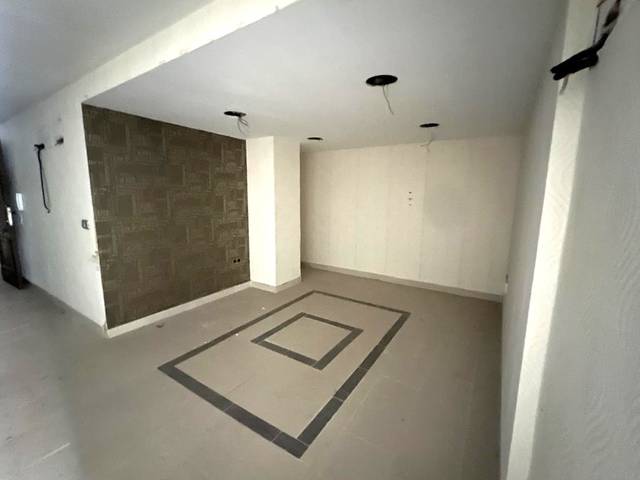 Local comercial en Venta en Ribelles Comin en Ensanche - Parque del Oeste