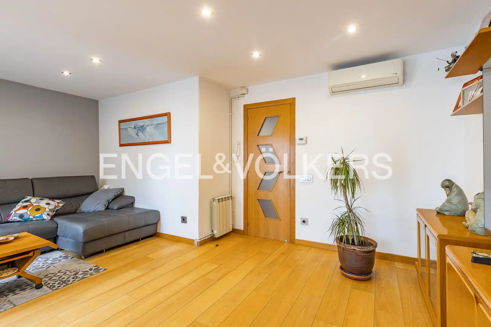 Wohnung zum Verkauf in Barcelona mit Klimaanlage, Heizung und Abstellraum