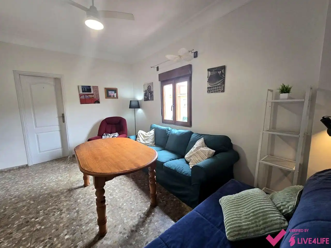 Living room of Flat for rent in Sevilla  with Air Conditioner, Terrace and Furnished