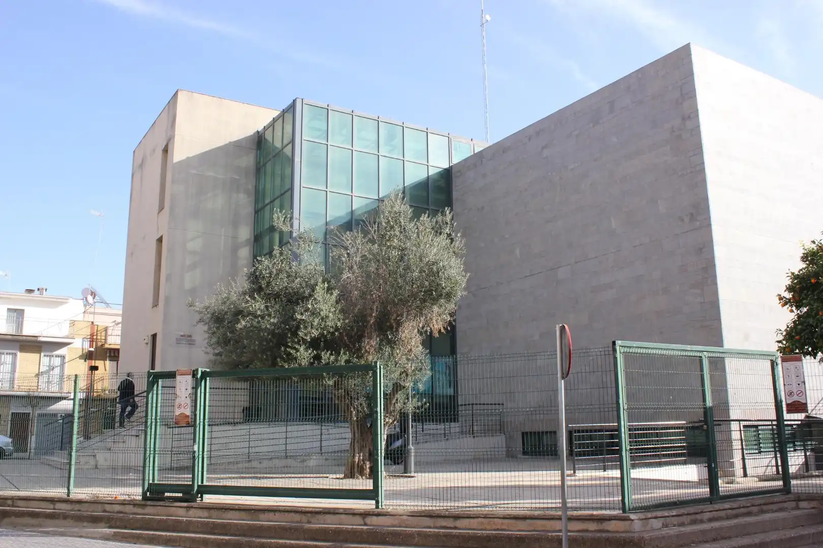 Vista exterior de Casa o xalet en venda en Sevilla amb Terrassa i Traster