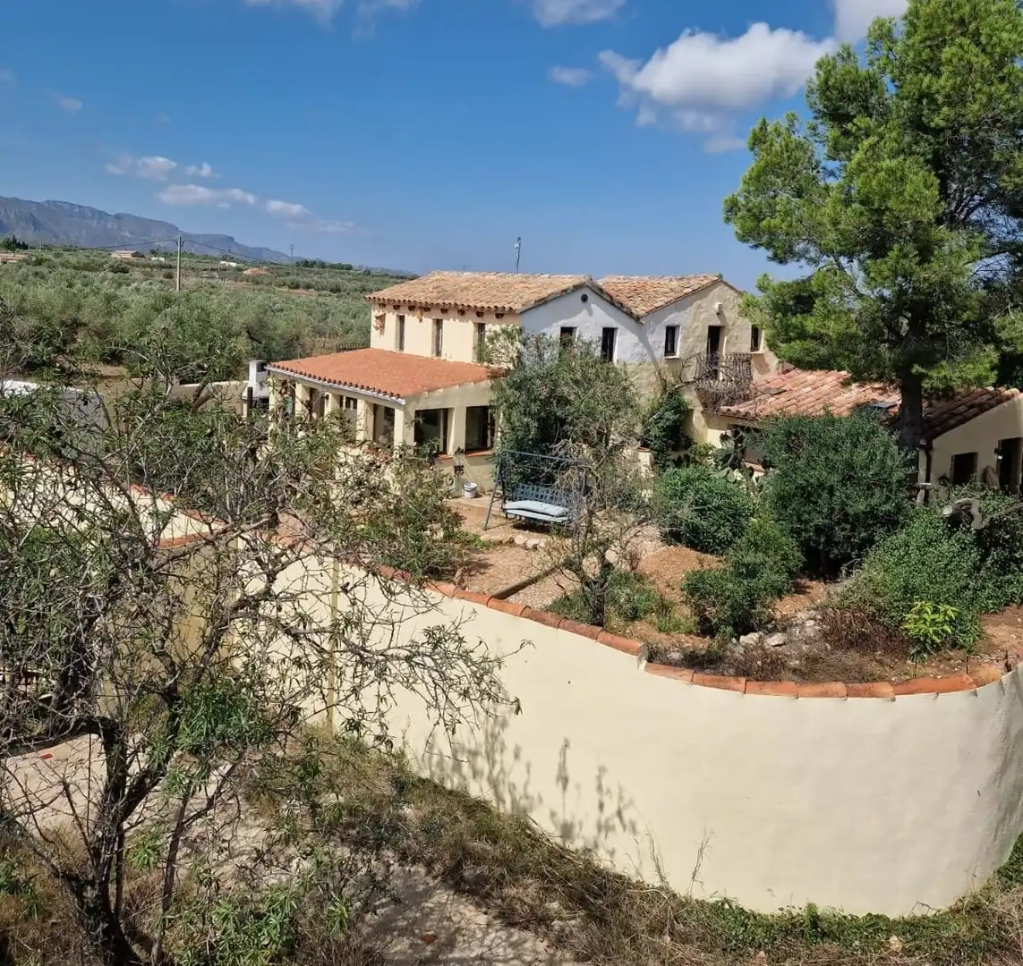 Außenansicht von Country house zum Verkauf in El Perelló mit Heizung und Balkon