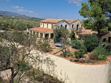 Casa rústica con balcón en venta en El Perelló