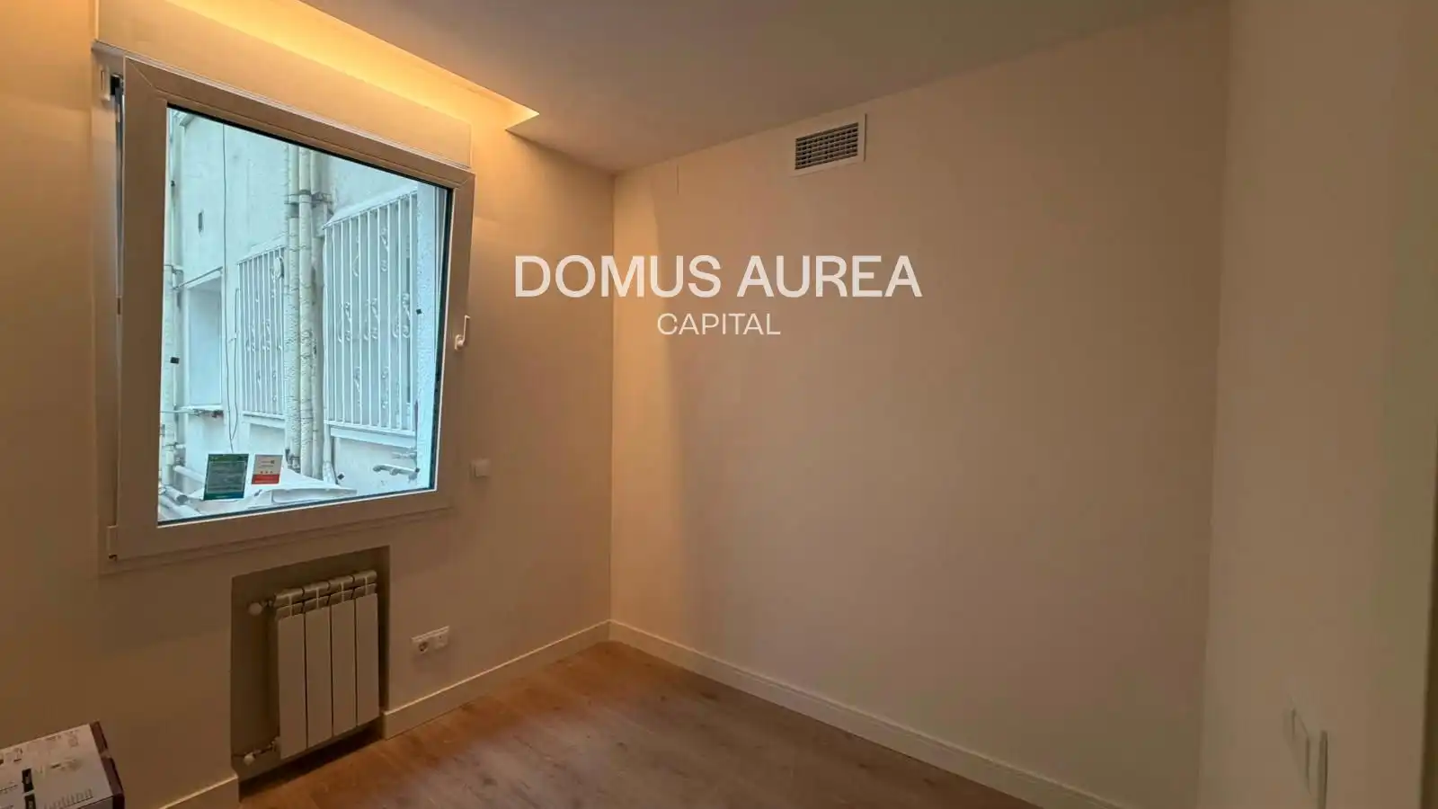 Bedroom of Flat for rent in Madrid  with Air Conditioner, Heating and Parquet flooring