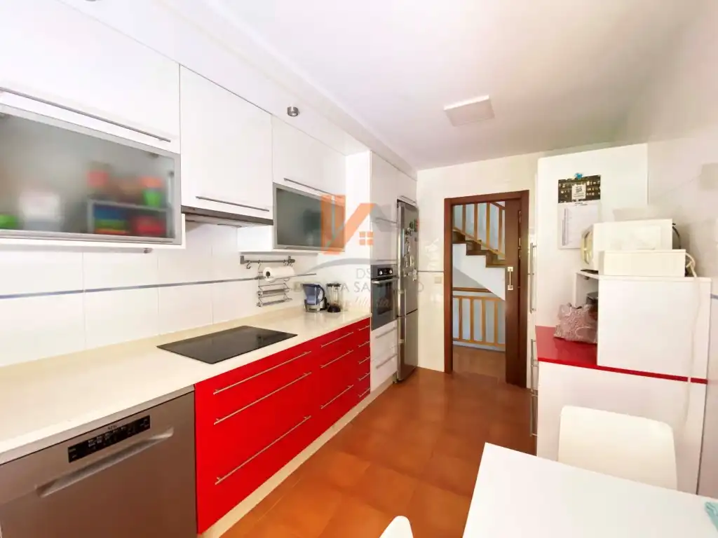 Cocina de Casa o chalet en venta en Teo con Jardín privado, Terraza y Piscina