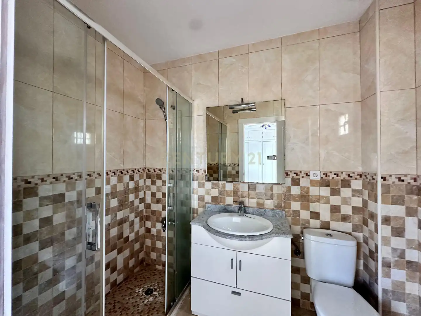 Baño de Casa adosada en venta en Orihuela con Aire acondicionado y Piscina comunitaria