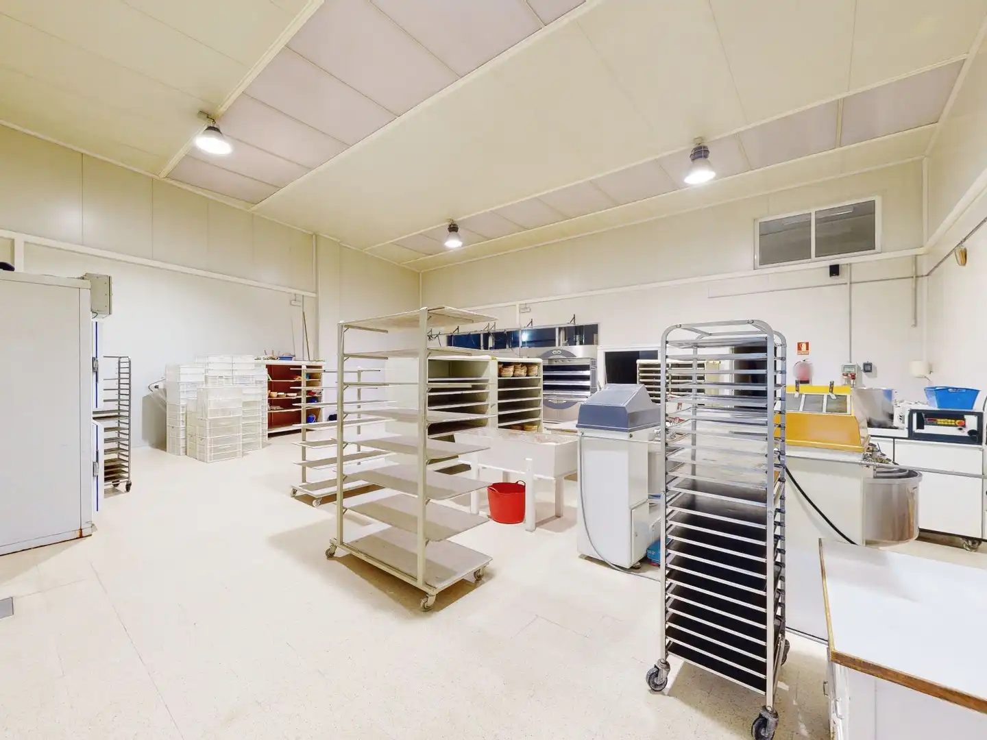 Industrial buildings for sale in Xove