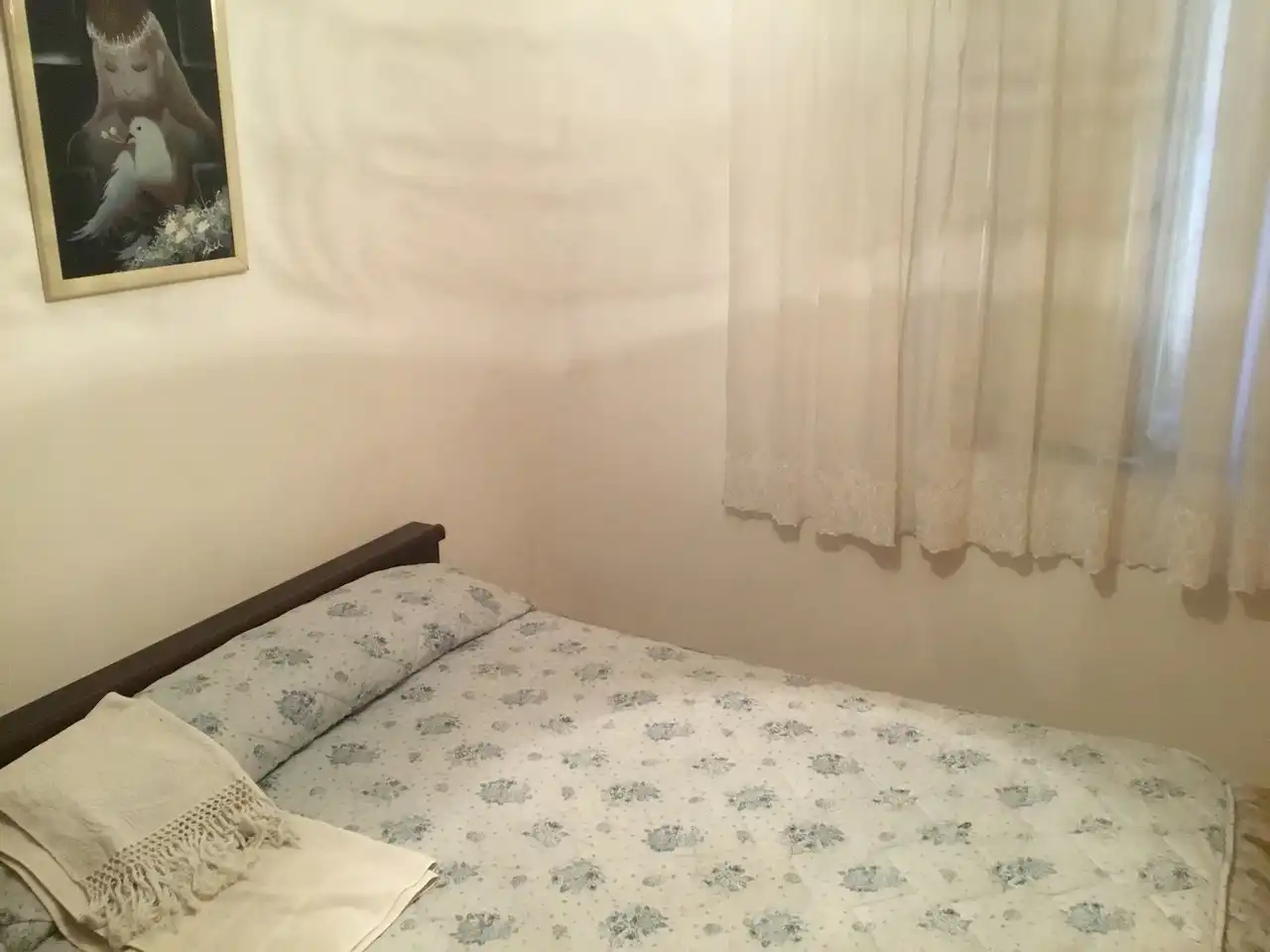 Dormitori de Casa adosada en venda en Villamayor de los Montes amb Calefacció, Parquet i Moblat