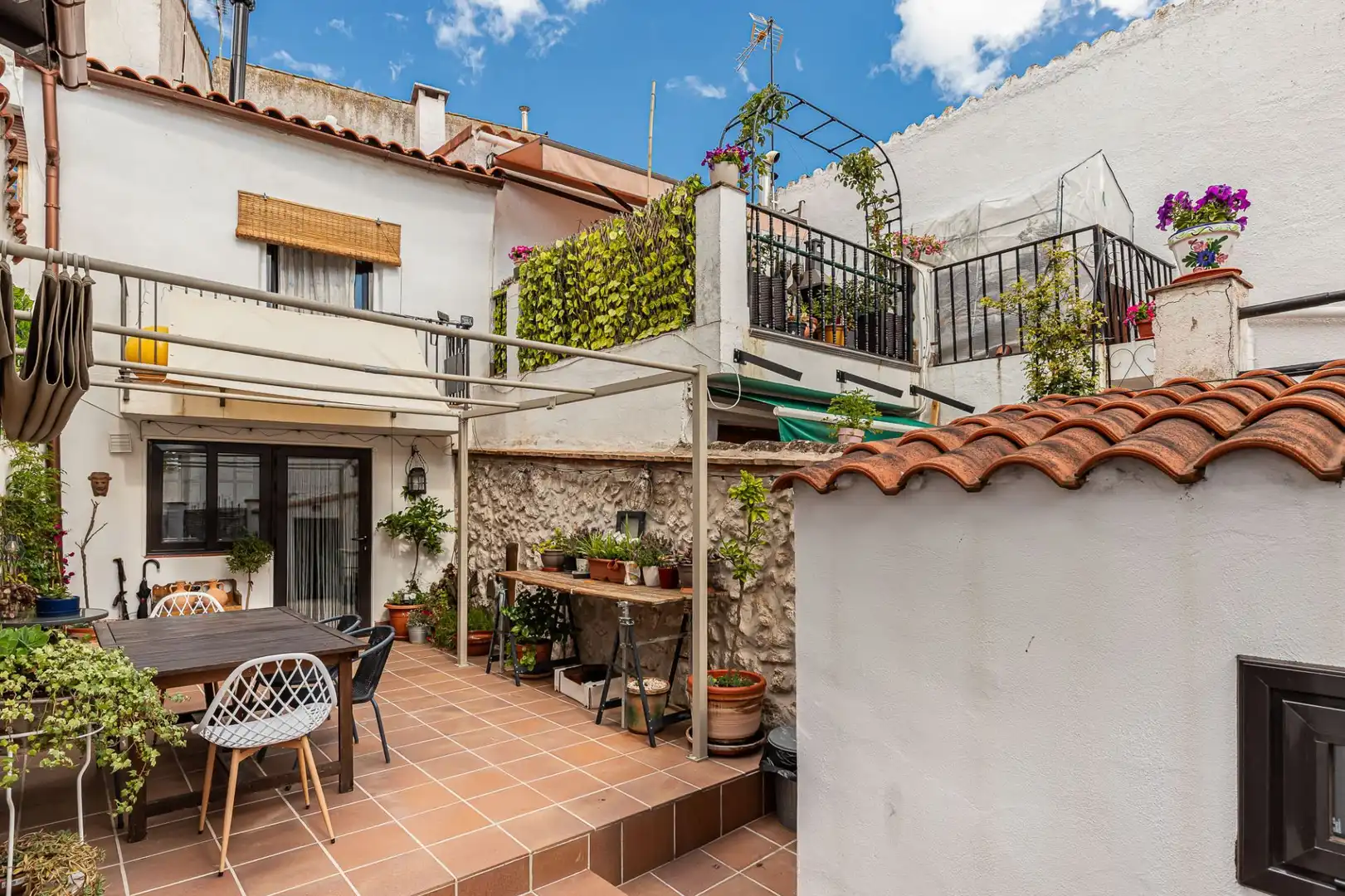 Terrasse von Einfamilien-Reihenhaus zum Verkauf in Olmeda de las Fuentes mit Heizung und Terrasse
