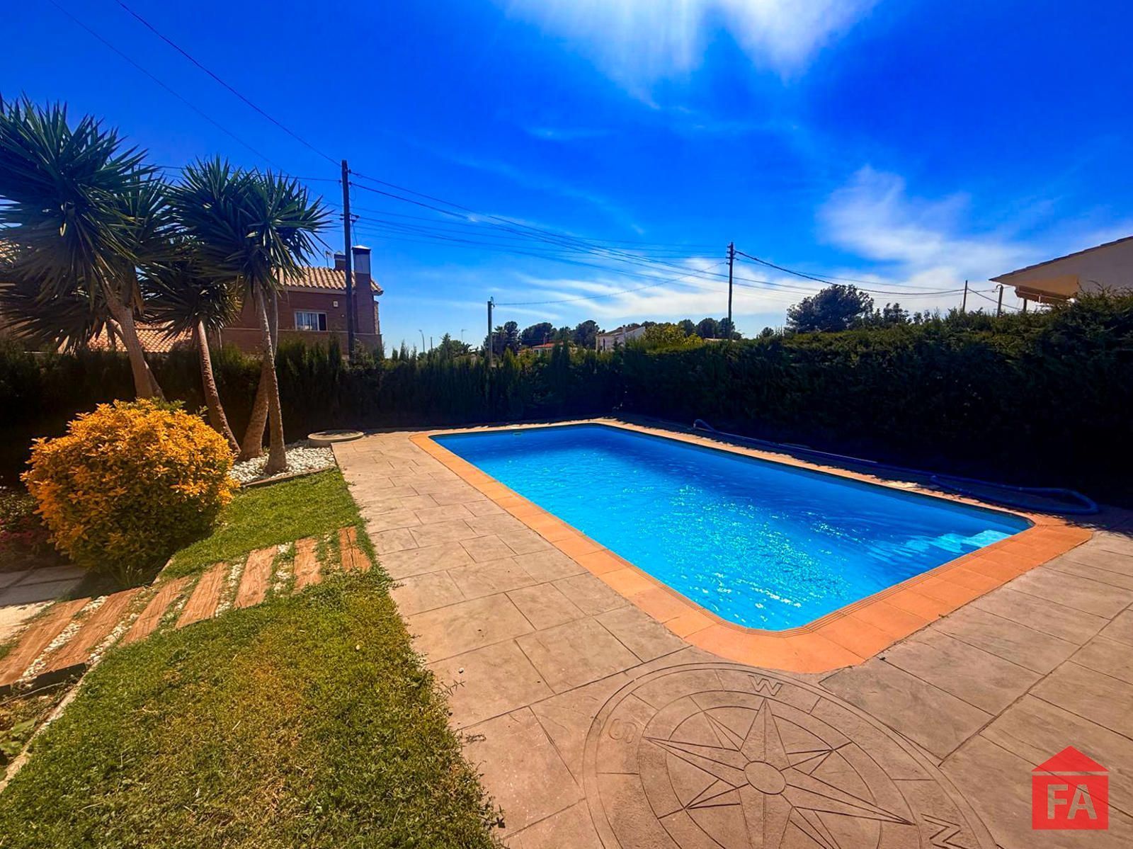Piscina de Casa o xalet en venda en Banyeres del Penedès amb Calefacció, Parquet i Terrassa